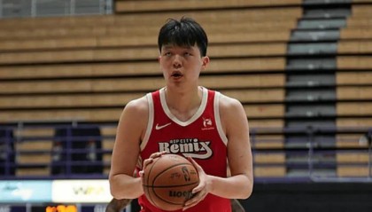 开云体育在线登入-杨瀚森G联赛轰31分！奈何队友太独关键球无球权，防守被点需总结